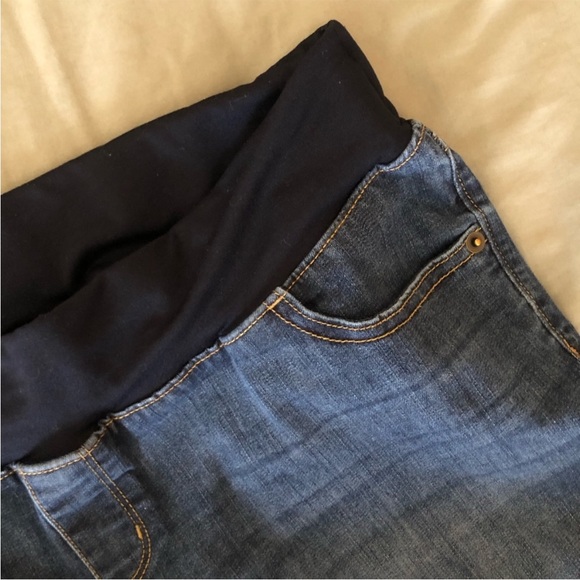 Maternity Jean Shorts no issues Blue Denim size Medium by Liz Large - Picture 4 of 5